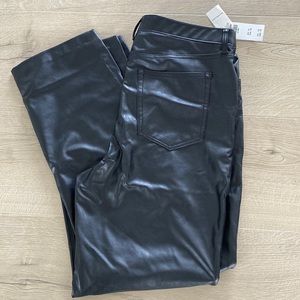 Abercrombie & Fitch Split-Hem Vegan Leather 90s Straight Pant